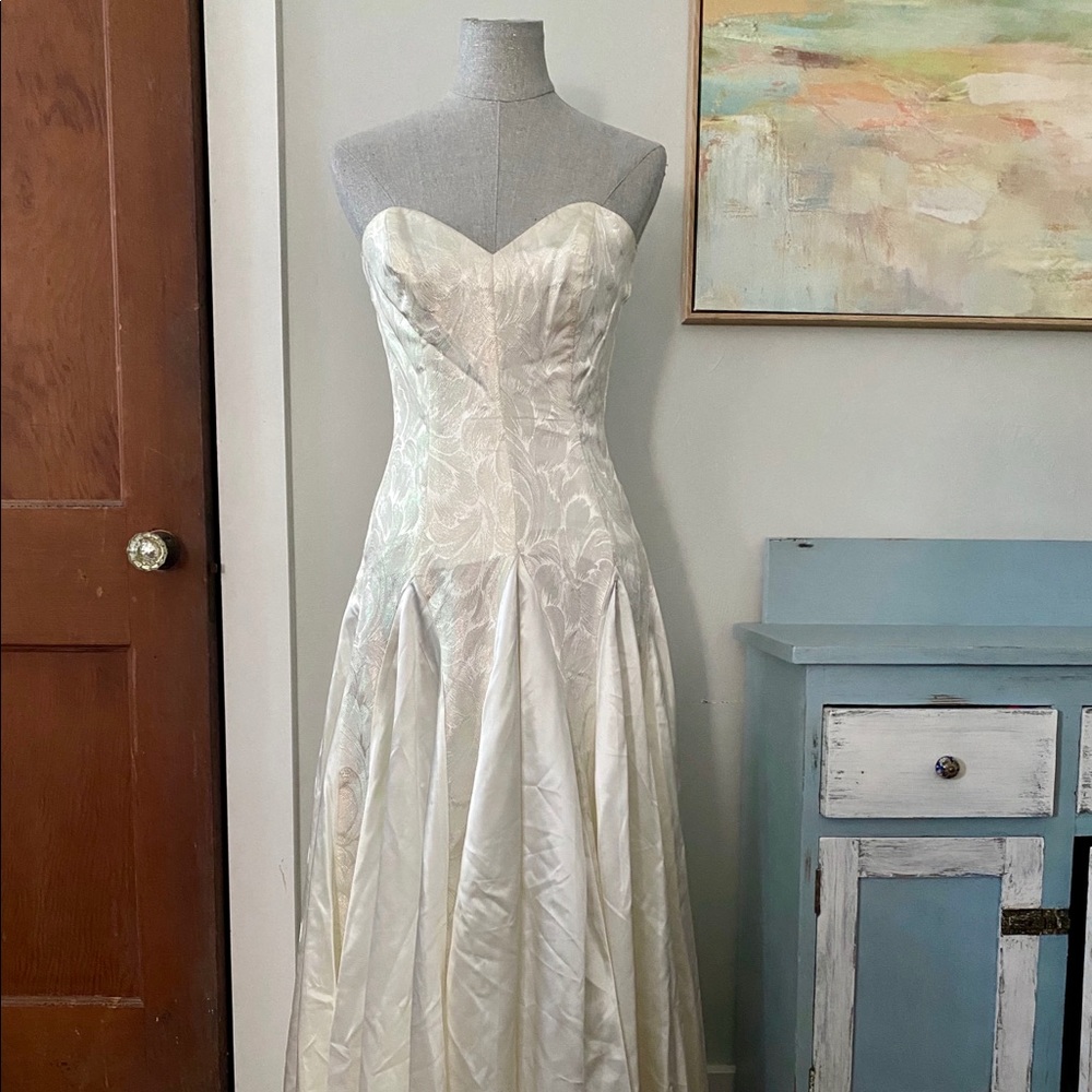 White Satin TD4 by Eletra Vintage Dress